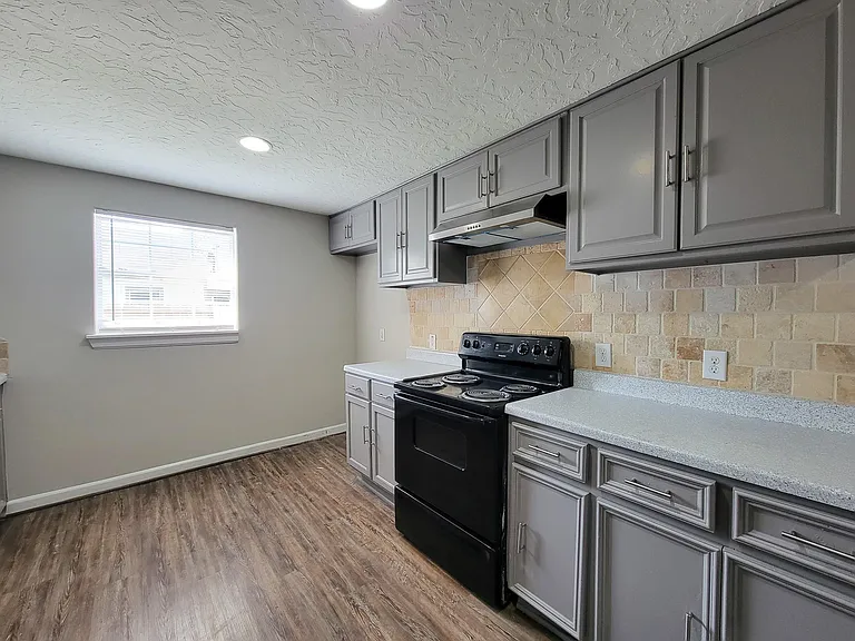 3416 Europa St — Photo 8