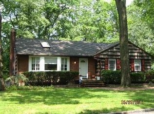 47 Hennessey Dr, Huntington, NY 11743