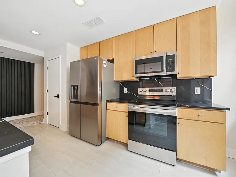 314 N Broadway Ave #806 — Photo 8
