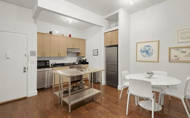 Rented by Compass | media 10