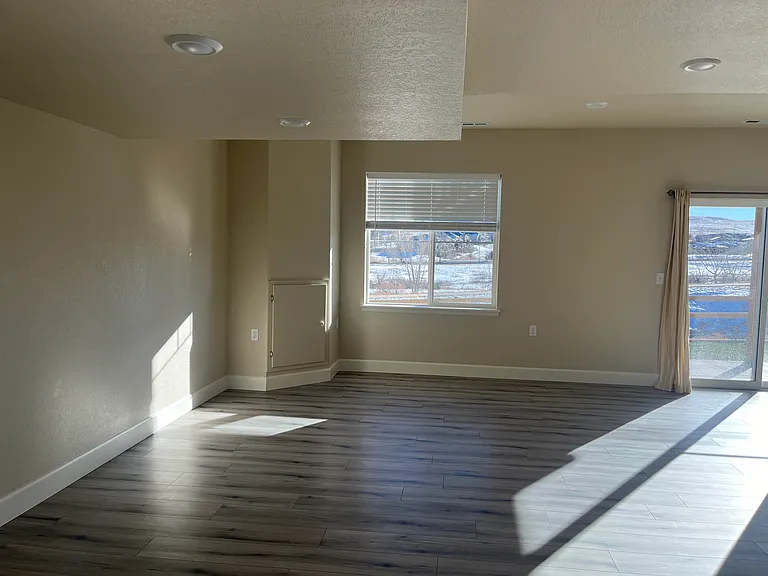2465 Andrew Dr — Photo 22