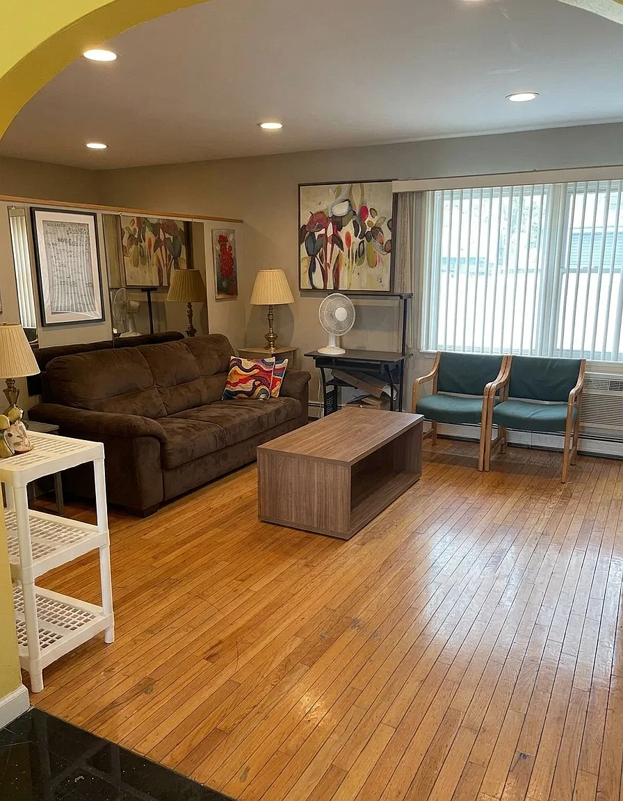 Cedar St, Plainview — Photo 1