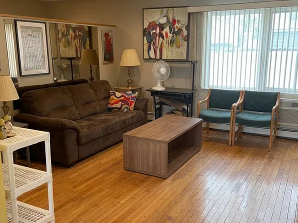 (undisclosed Address), Plainview, NY 11803