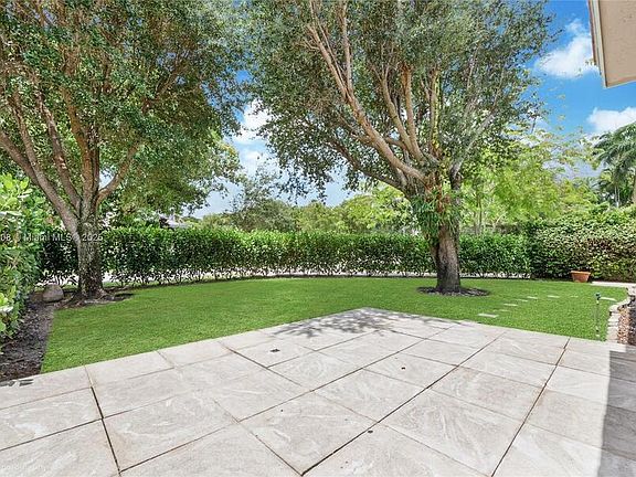 5th image of 4117 Alhambra Cir #4117