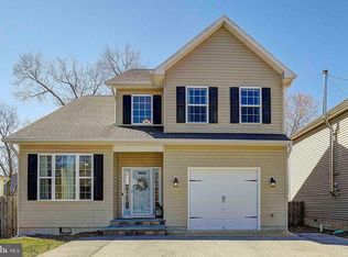615 Clark Ave, Deale, MD 20751