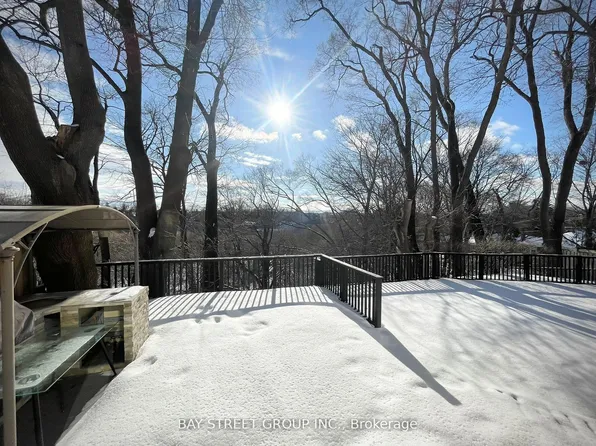 3 Ravenwood Pl, Toronto, ON M4B 2M4