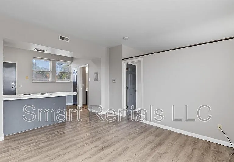 1642 S 39th St #1S — Photo 2