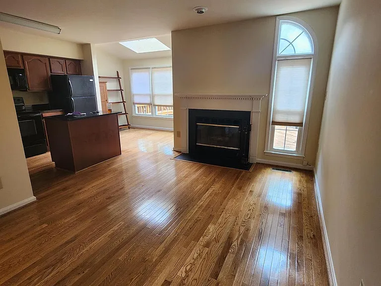 7766 Black Horse Ct — Photo 4