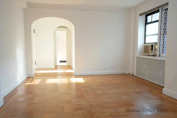 Rented by Norman Raindel, LREB | media 1