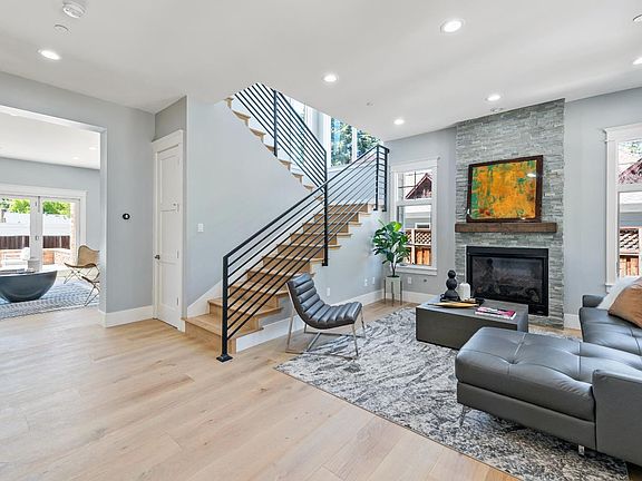 3rd image of 2015 Menalto Ave