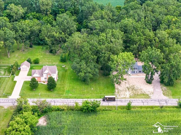 6 Nadeau Rd, Monroe, MI 48162