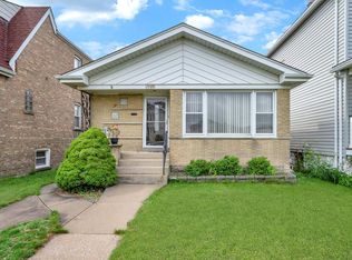 7421 W 55th Pl, Summit, IL 60501