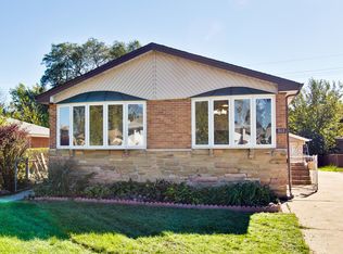 917 Oakton St, Park Ridge, IL 60068