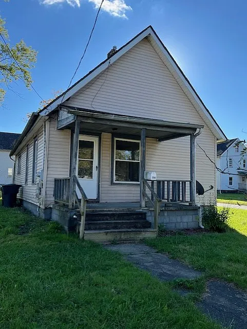 204 Parkman Rd NW photo 1