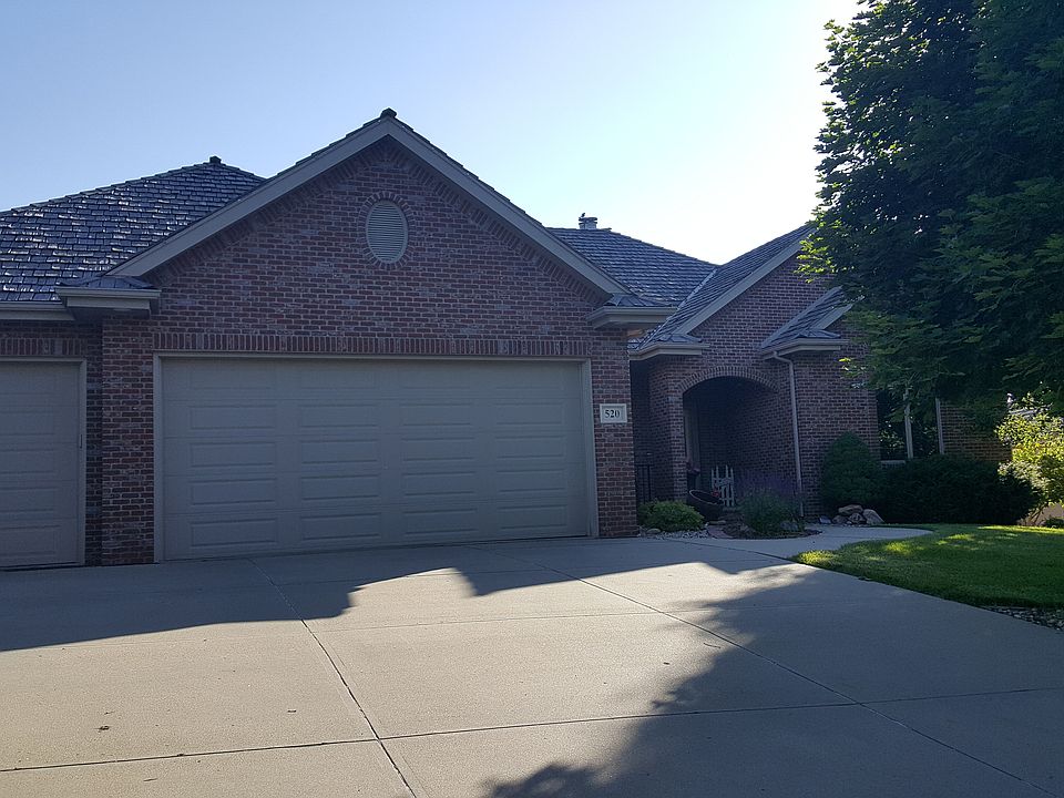 Front of nice large home