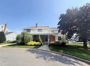 303 Windsor Dr, Ventnor City, NJ 08406