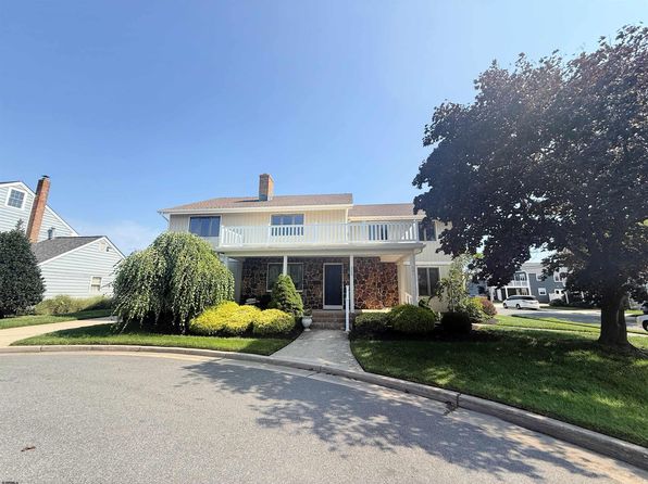303 Windsor Dr
