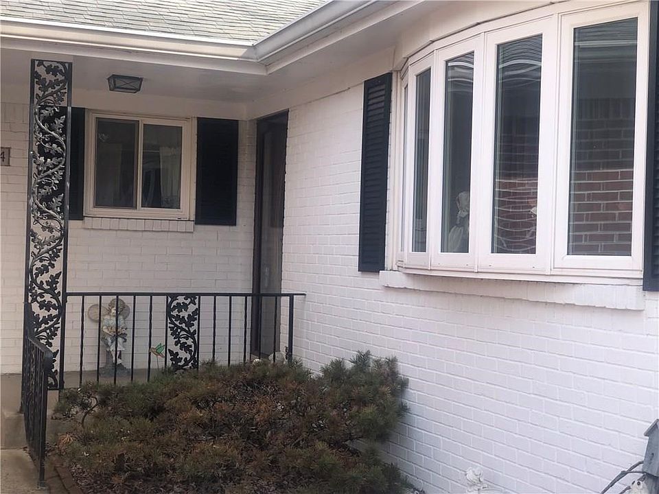 Welcome home! 3 bed, 2.5 bath ranch with a basement in Warren Township.