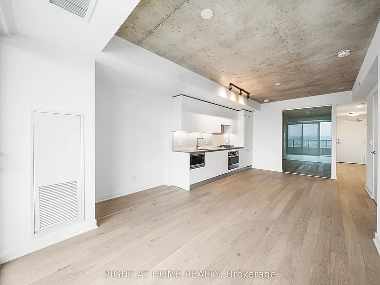 2720 Dundas St W #520 — Photo 9