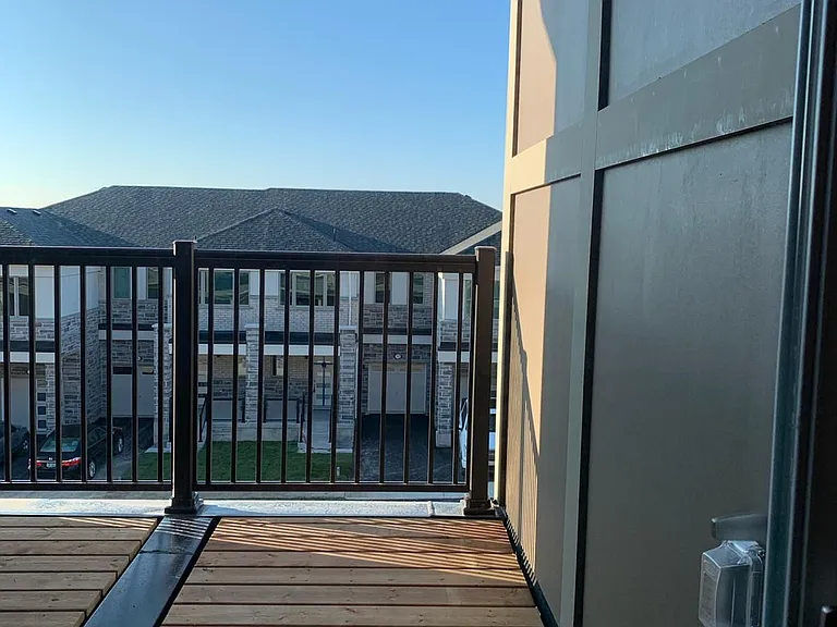 23 Thomas Frisby Jr Cres — Photo 10