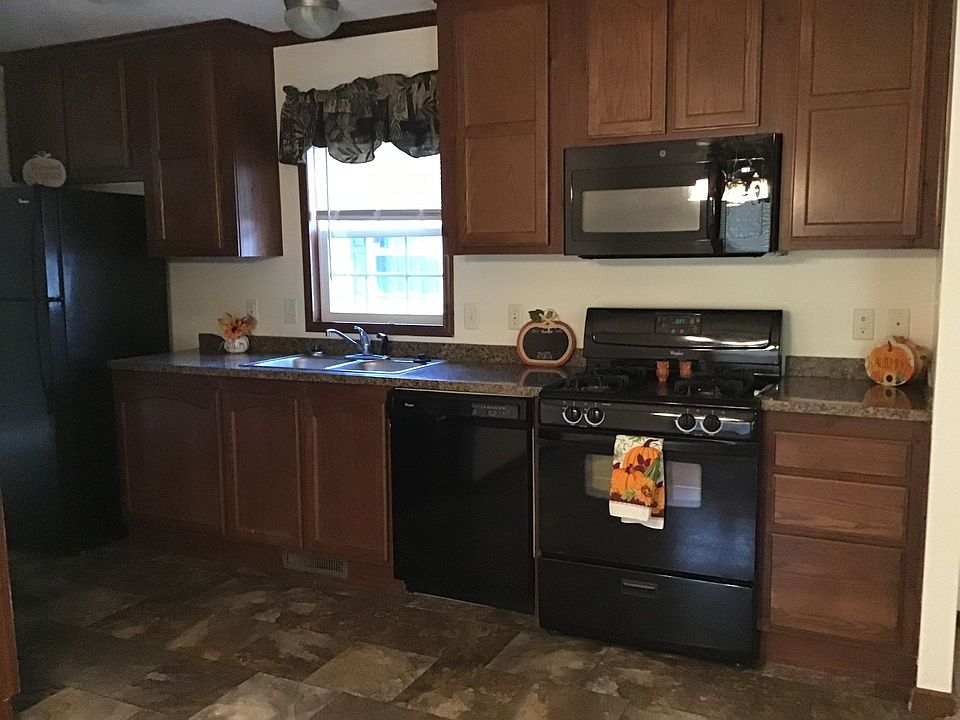1st image of 900 W Columbia St #10