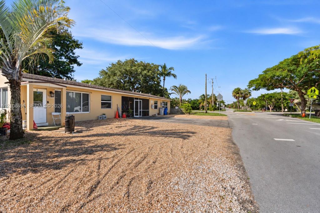 1800 NE 4th St, photo 4