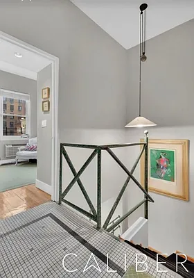 Rented by Bond New York | media 3