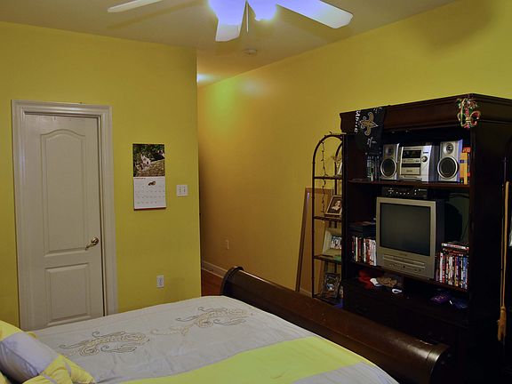 5th image of 275 Riverbend Dr