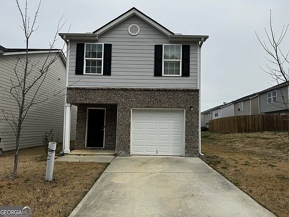 2nd image of 2125 Belmont Cir