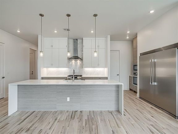 7th image of this home
