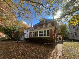 810 W Edwards St, Springfield, IL 62704