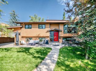 9120 S 48th Ave NW, Calgary, AB T3B 2B2