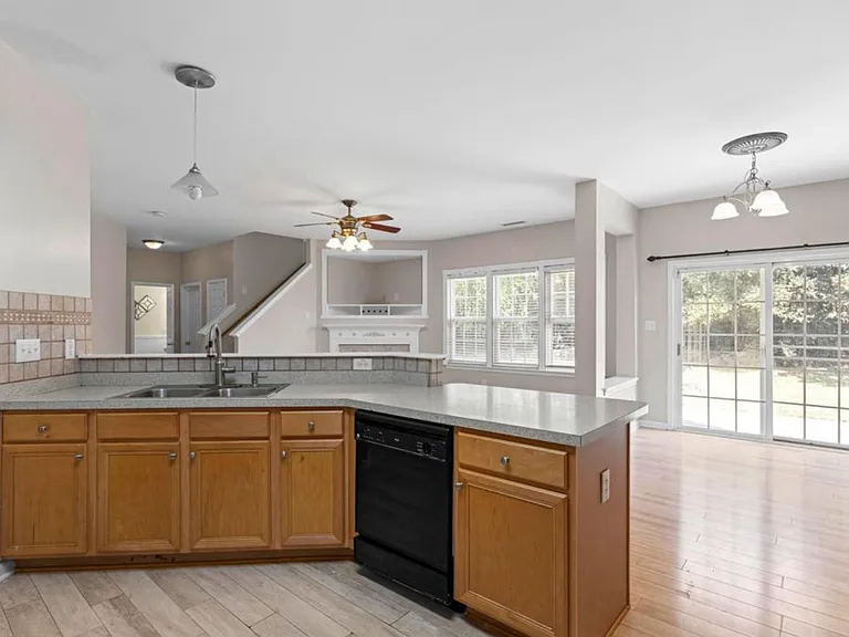 5435 Seaspray Ln — Photo 13