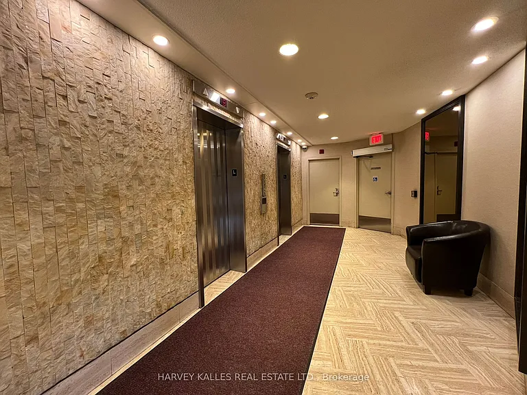 150 Neptune Dr #704 — Photo 4
