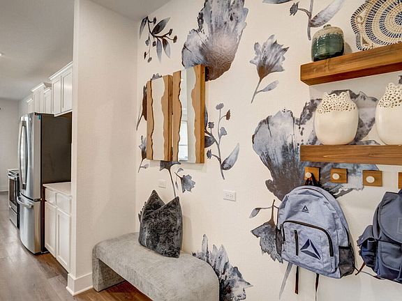 27_Model Garage Entrance