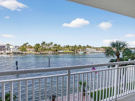 2nd image of 2611 N Riverside Dr #304