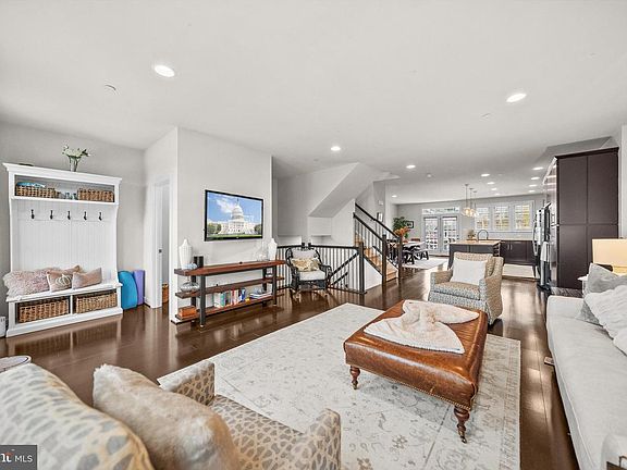 3rd image of 19237 Abbey Manor Dr