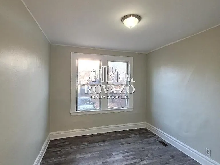 248 Nye Ave #5 — Photo 5