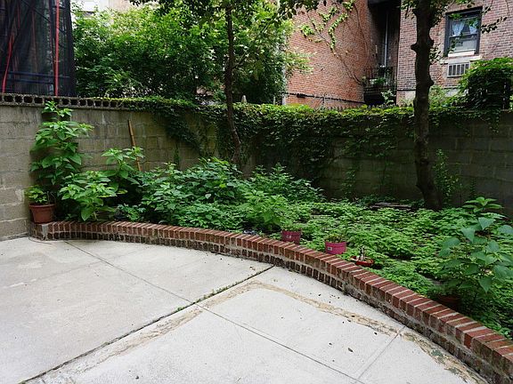 2nd image of 39 W 75th St APT B