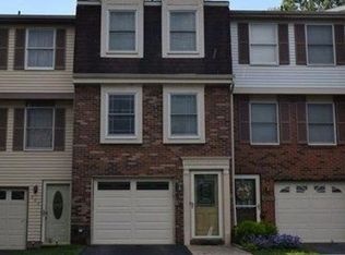 406 Redrome Cir E, Bridgeville, PA 15017