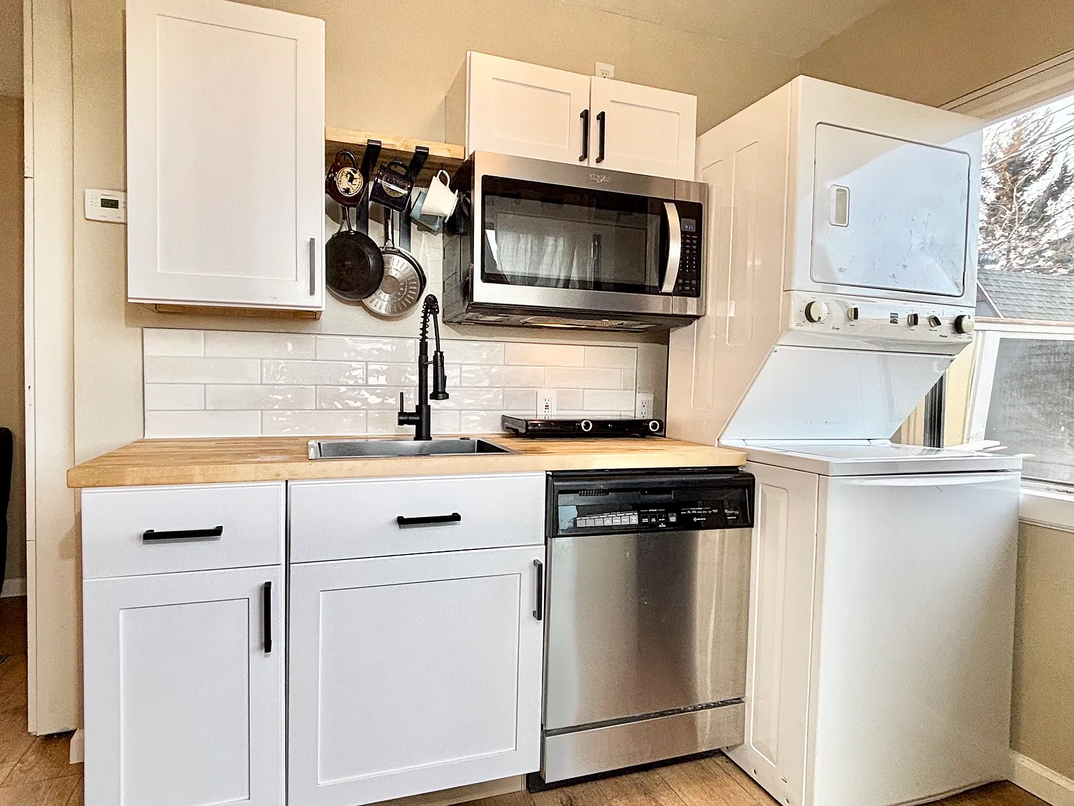 1 bed, 725 sqft, $2,400 — Photo 3