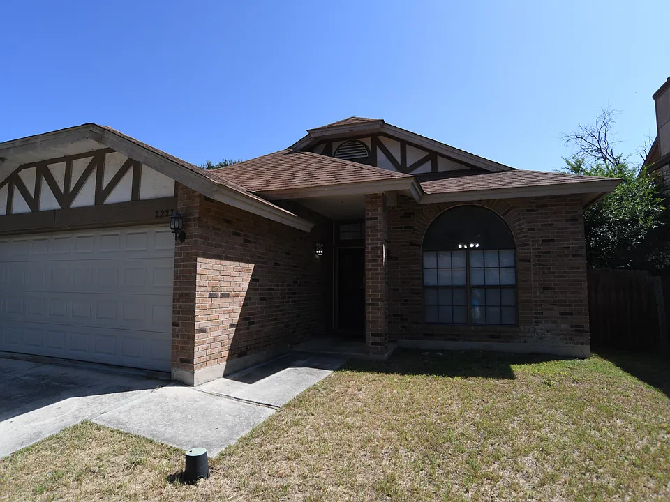 3231 Tree Grove Dr