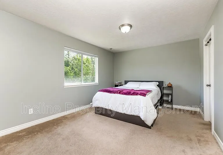 176 N 570th St E — Photo 20