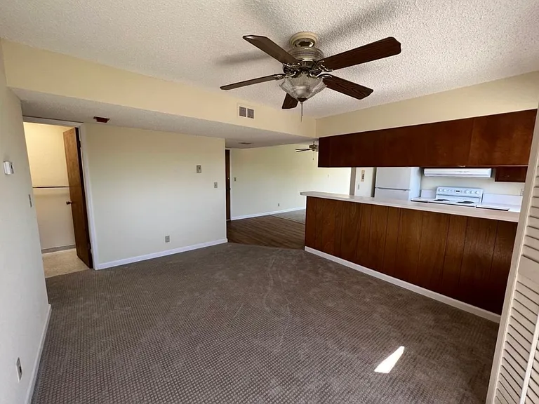 1400 Hopkins Ave #301 — Photo 14