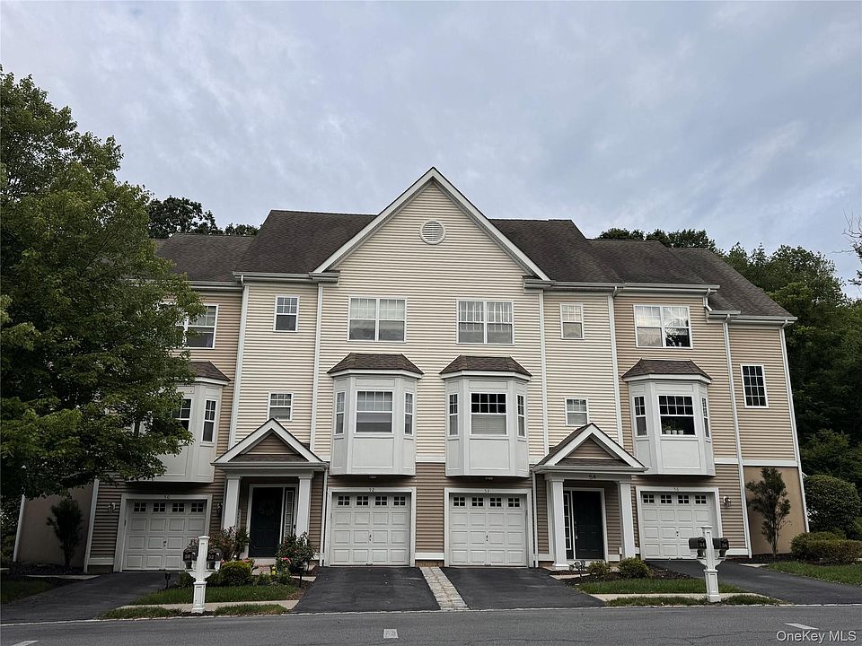 1st image of 54 Fairways Dr
