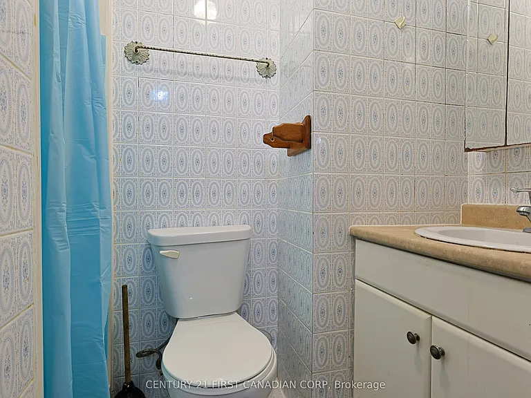 268 Burlington Cres — Photo 22