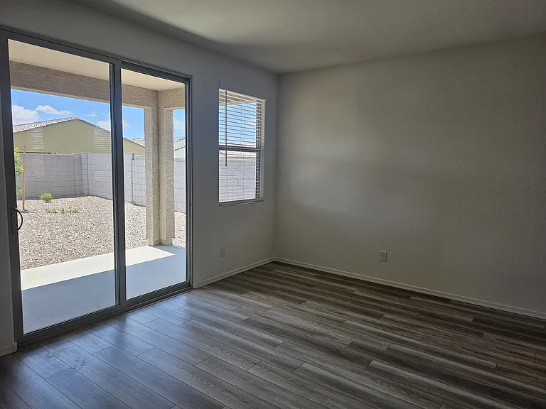 1447 W Pima Ave — Photo 22