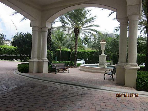 4th image of 20000 E Country Club Dr APT 801