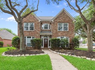 2121 Barrington Pointe Dr, League City, TX 77573