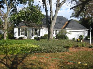 921 Ray St, Geneva, IL 60134